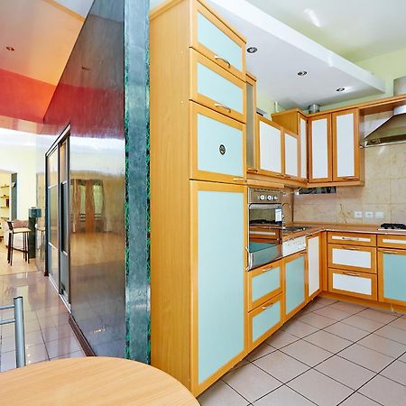 Apartment Deribasovskaya With Jacuzzi 敖德萨 外观 照片