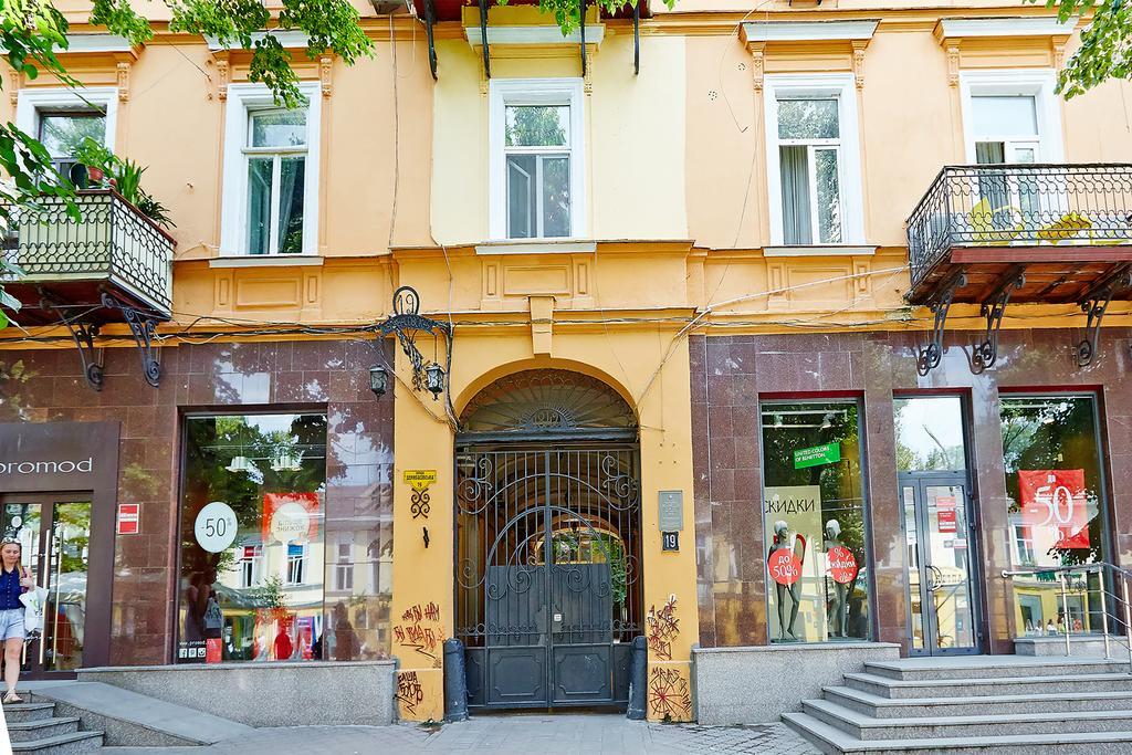 Apartment Deribasovskaya With Jacuzzi 敖德萨 外观 照片