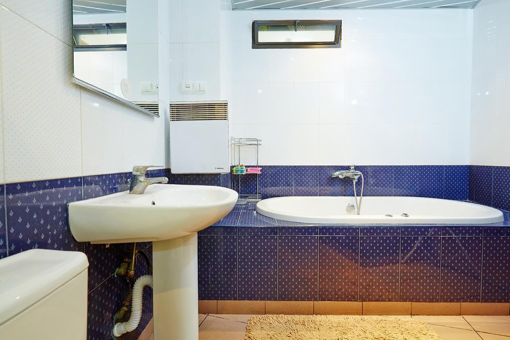 Apartment Deribasovskaya With Jacuzzi 敖德萨 外观 照片